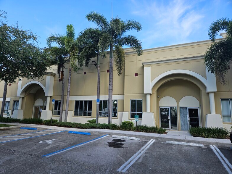 10220 W State Road 84, Davie, FL à vendre - Photo de l’immeuble – Image 1 sur 1