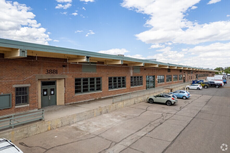 3857-3893 N Steele St, Denver, CO à louer - Photo principale – Image 1 sur 25