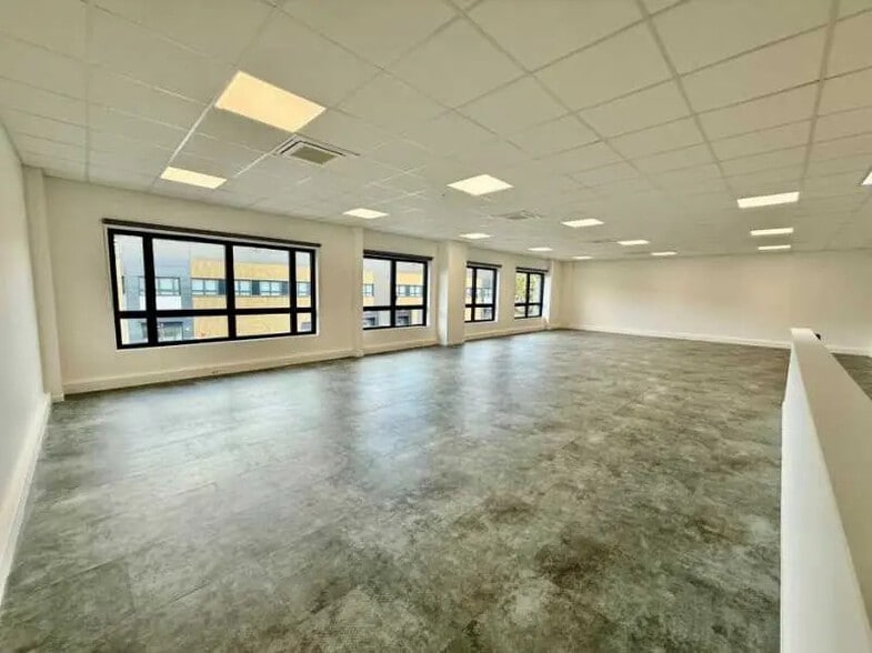8 Rue Denis Papin, Trappes à louer - Photo de l’immeuble – Image 3 sur 10