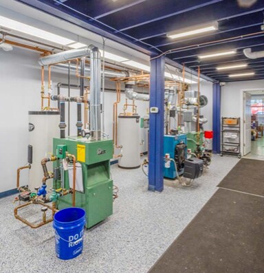 28 Commercial Ct, Auburn, NH à vendre - Photo intérieure – Image 3 sur 8