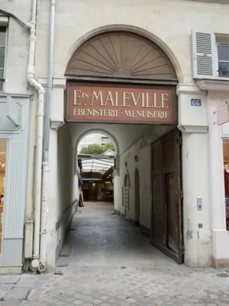 66 Rue Saint-Dominique, Paris à louer Photo de l’immeuble– Image 1 sur 10