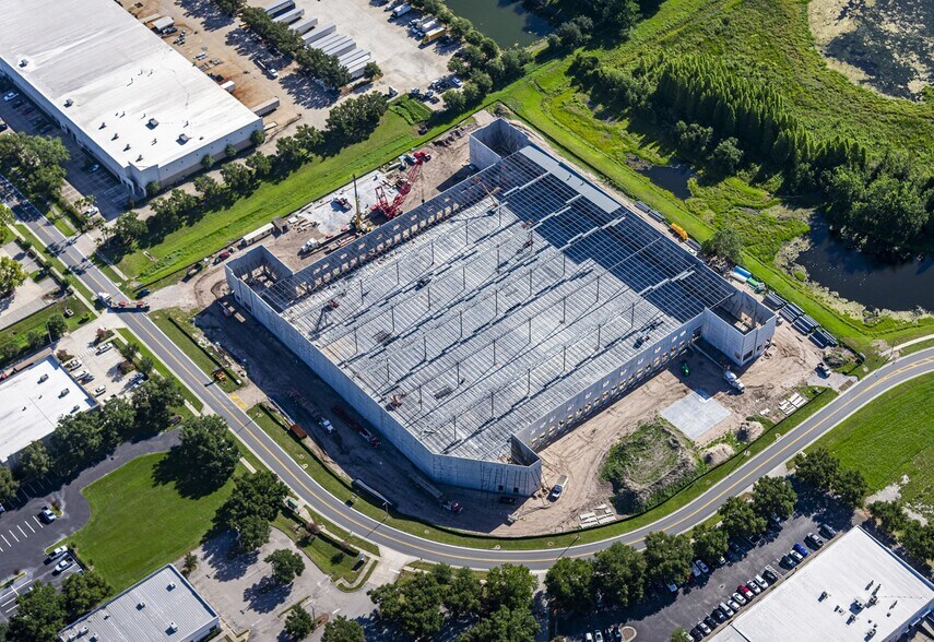 4210 S Pipkin Rd, Lakeland, FL à louer - Photo de l’immeuble – Image 2 sur 2