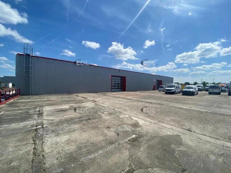 Terrain dans Santeny à louer - Photo de l’immeuble – Image 3 sur 13