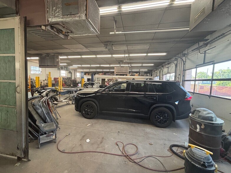 390 New State Rd, Manchester, CT à vendre - Photo de l’immeuble – Image 2 sur 8