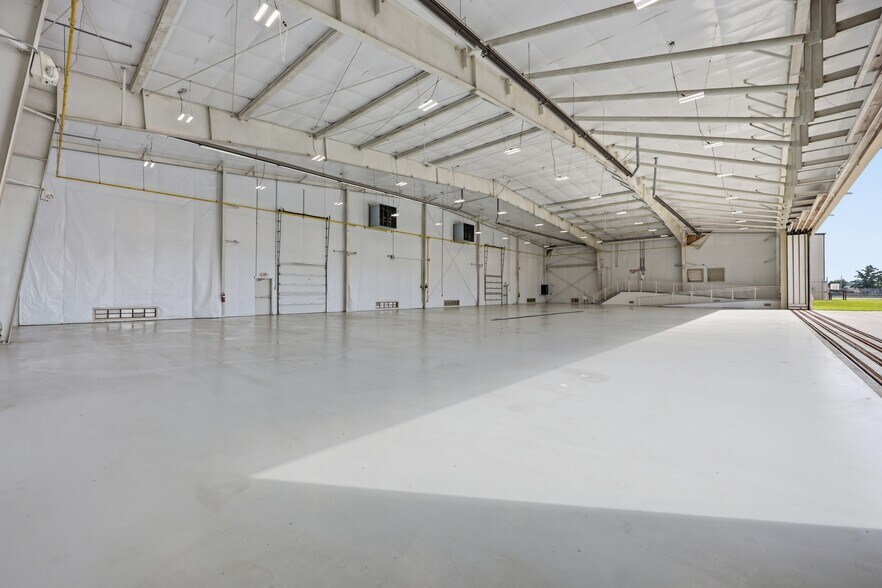 1185 N Memorial Dr, Greenville, NC à louer - Photo principale – Image 1 sur 15