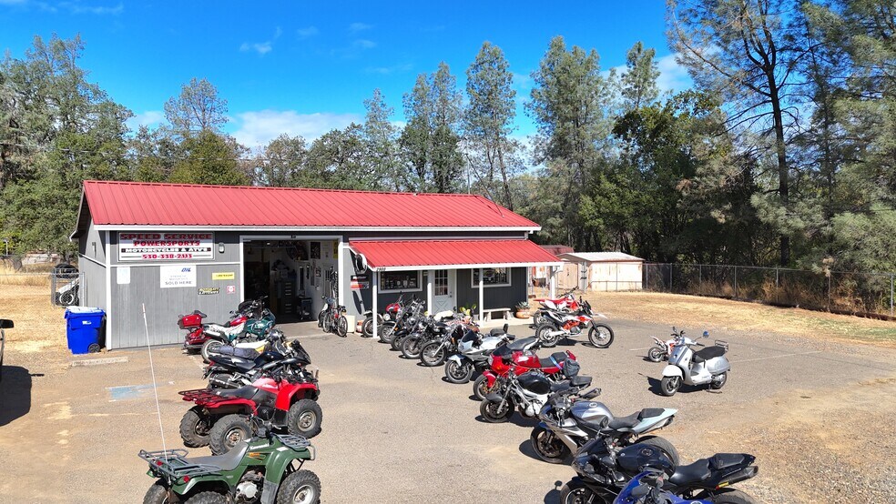 2900 Cascade Blvd, Shasta Lake, CA à vendre - Photo de l’immeuble – Image 2 sur 14