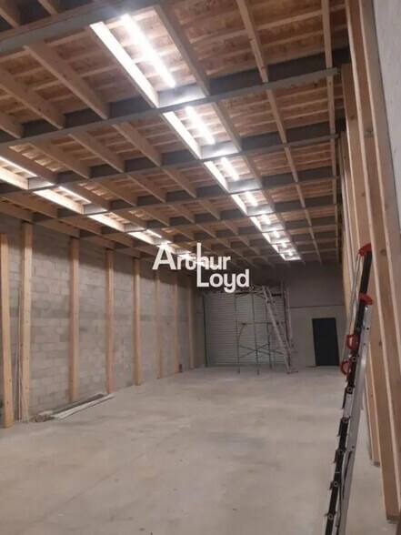 Local d’activités dans Montauroux à louer - Photo intérieure – Image 2 sur 4