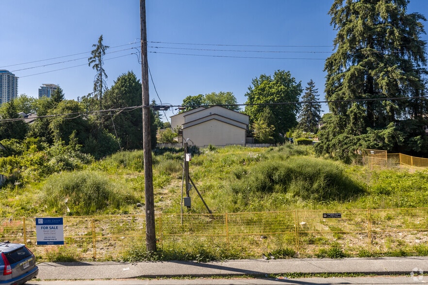 7447-7453 14 Ave, Burnaby, BC à vendre - Photo principale – Image 1 sur 2