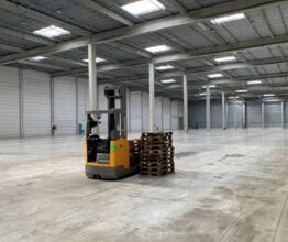 Industriel/Logistique dans Longueil-Sainte-Marie à louer Photo intérieure– Image 2 sur 4