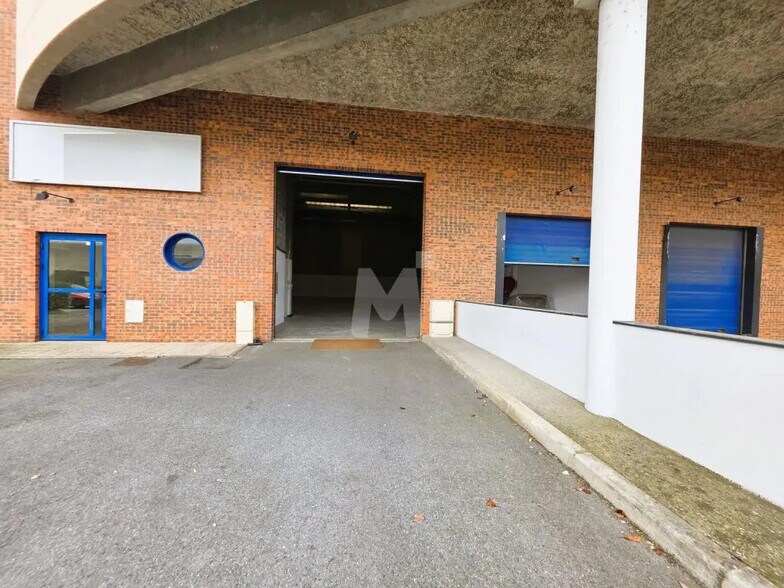 Local d’activités dans Moissy-Cramayel à louer - Photo de l’immeuble – Image 2 sur 7