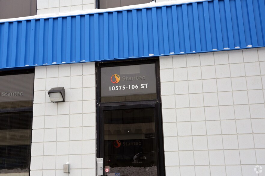 10576-10593 106th St NW, Edmonton, AB à louer - Photo de l’immeuble – Image 2 sur 7