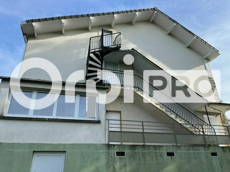 Local d'activités dans Peyrat-le-Château à vendre - Photo de l’immeuble – Image 3 sur 13