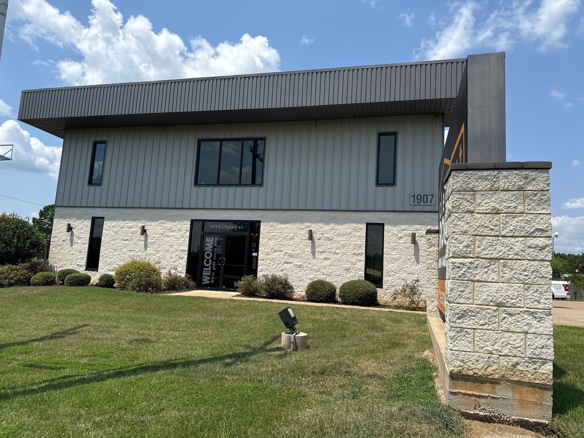 1907 E US Highway 80, White Oak, TX à vendre Photo principale– Image 1 sur 32