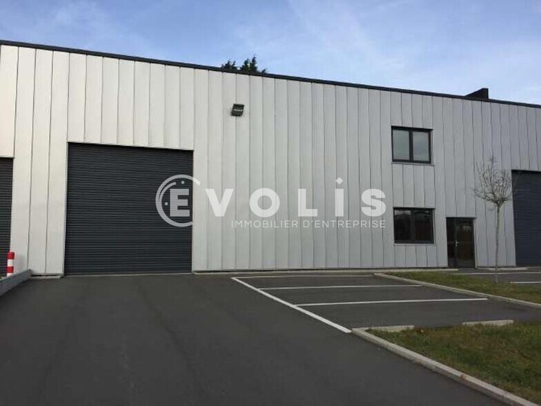Local d’activités dans Tourcoing à louer - Photo de l’immeuble – Image 1 sur 7
