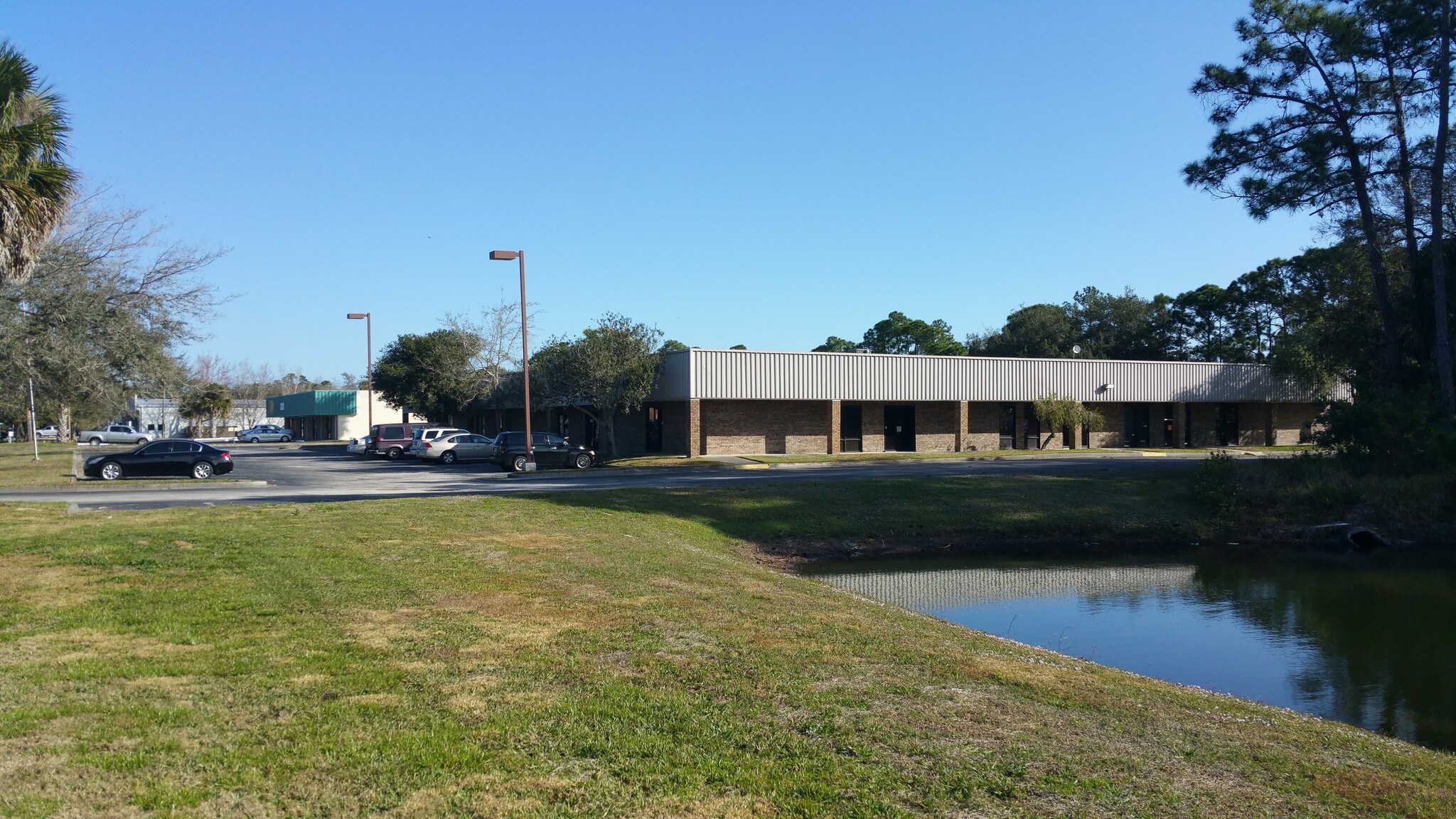 305 East Dr, Melbourne, FL à louer Photo principale– Image 1 sur 16