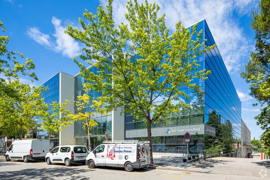 Avinguda De Les Corts Catalanes, 8, Sant Cugat del Vallès, Barcelona à vendre - Photo principale – Image 1 sur 2