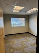 9221 SW Barbur Blvd, Portland, OR à louer Photo intérieure– Image 2 sur 6