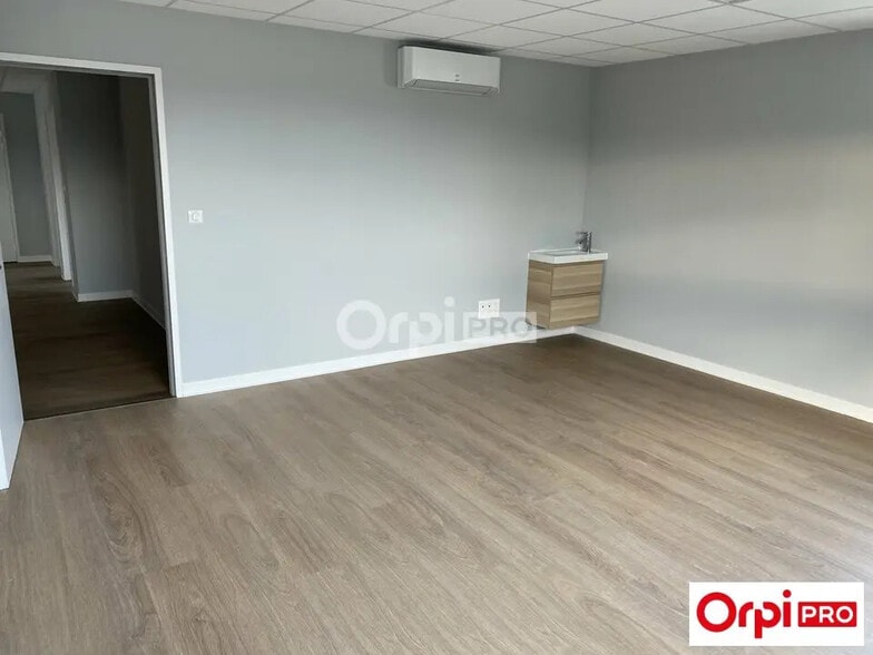 Bureau dans Valence à louer - Photo de l’immeuble – Image 3 sur 8