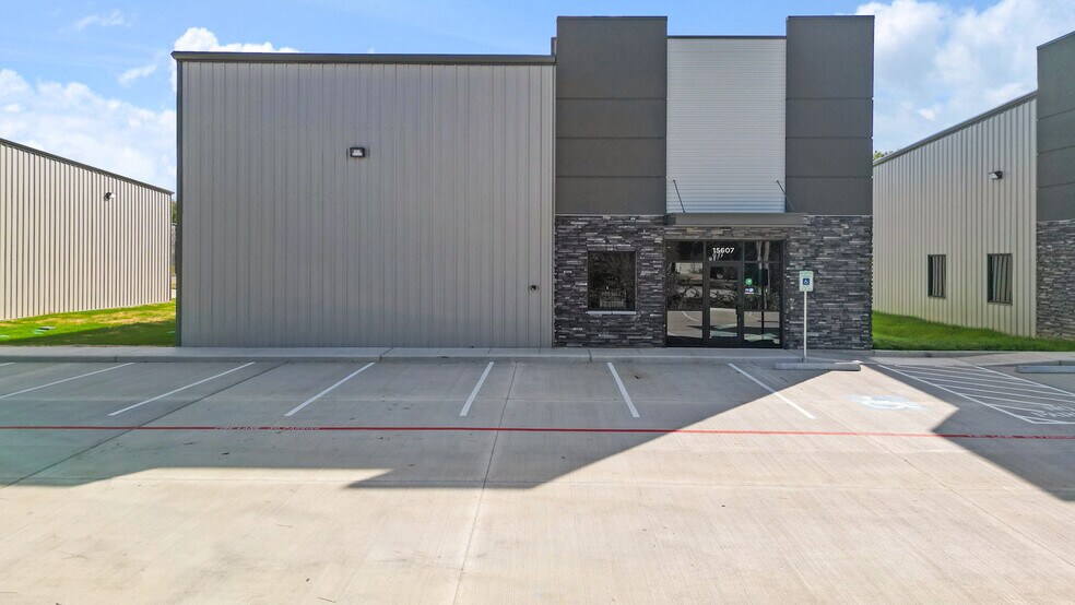 15607 Jarvis Rd, Cypress, TX à vendre - Photo principale – Image 1 sur 10