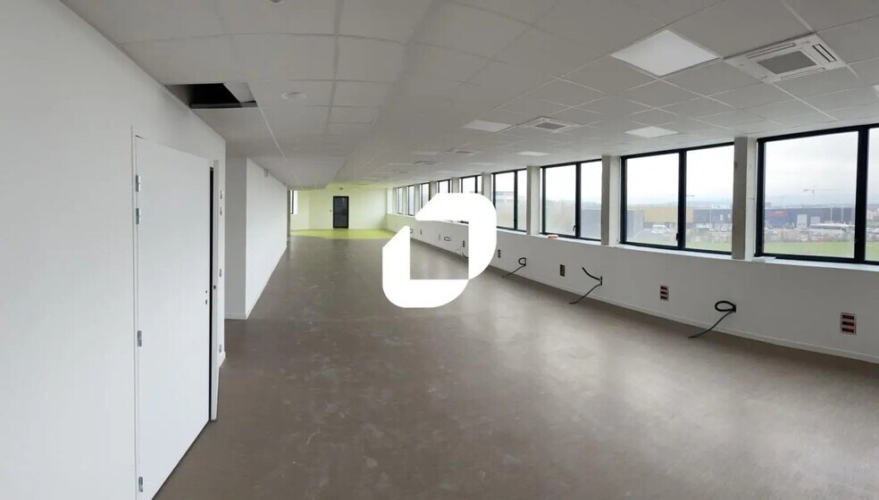 Bureau dans Tinqueux à louer - Photo de l’immeuble – Image 2 sur 10