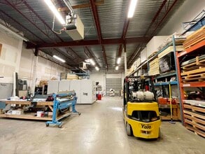 204 Cayer St, Coquitlam, BC à louer Photo intérieure– Image 2 sur 6