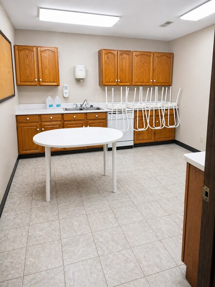 400 S Ruffner Rd, Charleston, WV à louer - Photo de l’immeuble – Image 3 sur 12