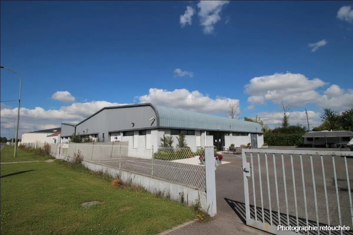 Industriel/Logistique dans Lons à louer Photo de l’immeuble– Image 1 sur 5