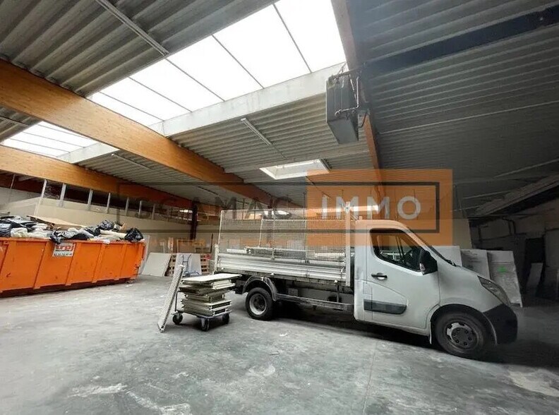 660 Rue Des Famards, 59273 Fretin, Fretin à louer - Photo de l’immeuble – Image 3 sur 7