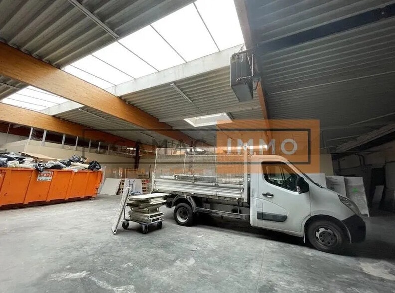 Bureau dans Fretin à louer - Photo de l’immeuble – Image 3 sur 7