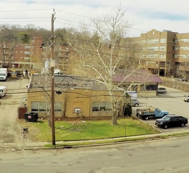 67 S Newman St, Hackensack, NJ à vendre - Photo de l’immeuble – Image 2 sur 4