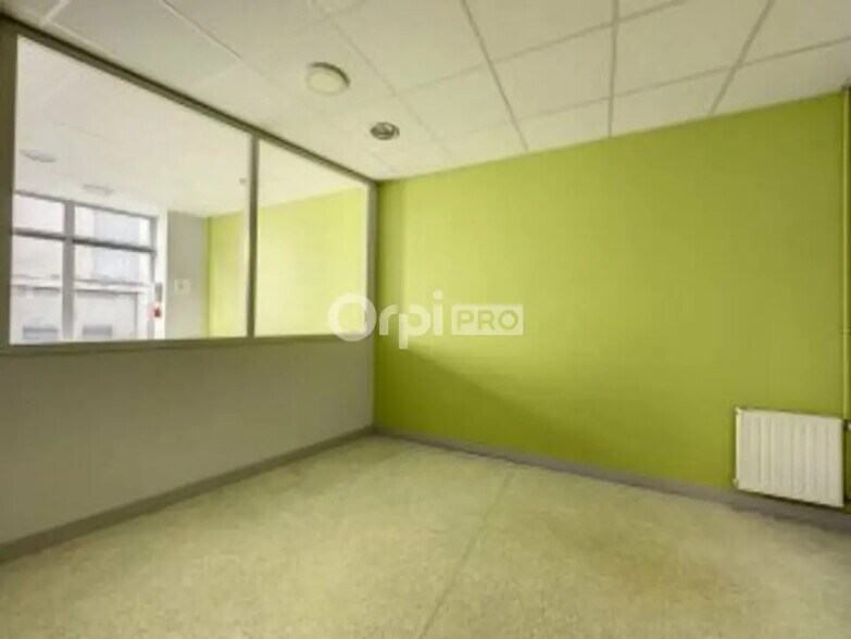 Bureau dans Montluçon à vendre - Photo de l’immeuble – Image 2 sur 7