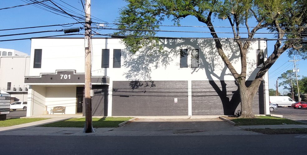 701 Papworth Ave, Metairie, LA à louer - Photo de l’immeuble – Image 1 sur 8