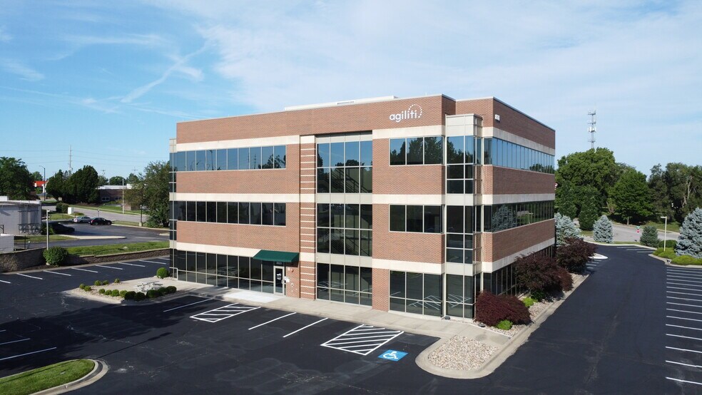 8601 Monrovia St, Lenexa, KS à louer - Photo de l’immeuble – Image 2 sur 22