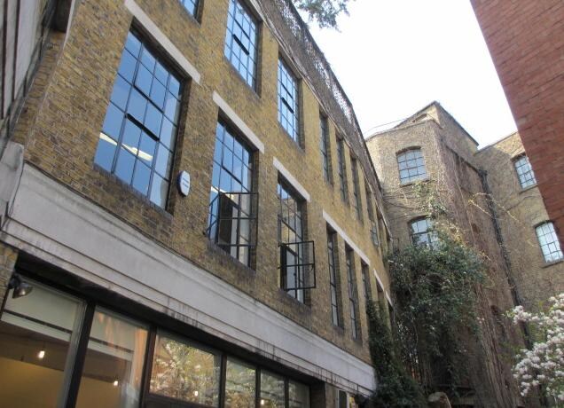 8 Vine Yard, Londres à louer - Photo de l’immeuble – Image 3 sur 10