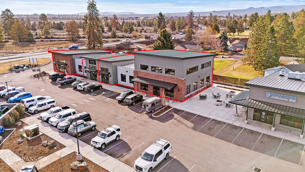 21185 Reed Market Rd, Bend, OR à louer - Photo de l’immeuble – Image 2 sur 20