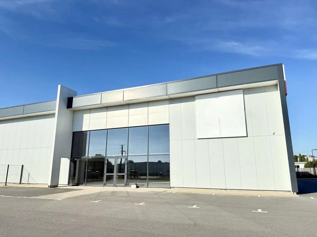 Local d’activités dans Plougoumelen à louer Photo de l’immeuble– Image 1 sur 6