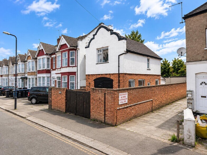 100B London Rd, Wembley à vendre - Photo de l’immeuble – Image 1 sur 4