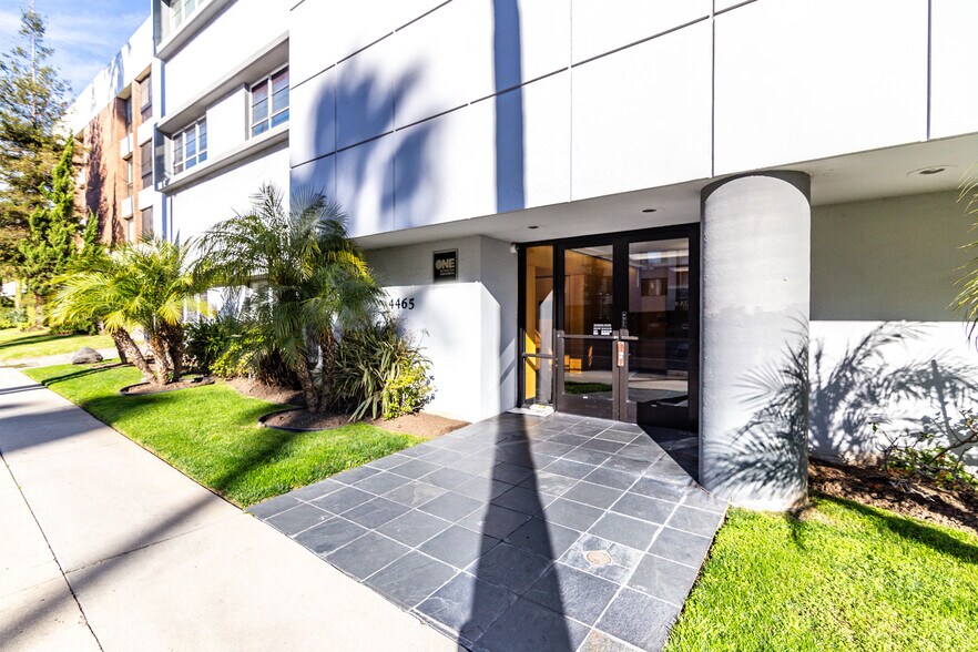 4451-4465 Wilshire Blvd, Los Angeles, CA à louer - Photo de l’immeuble – Image 2 sur 10