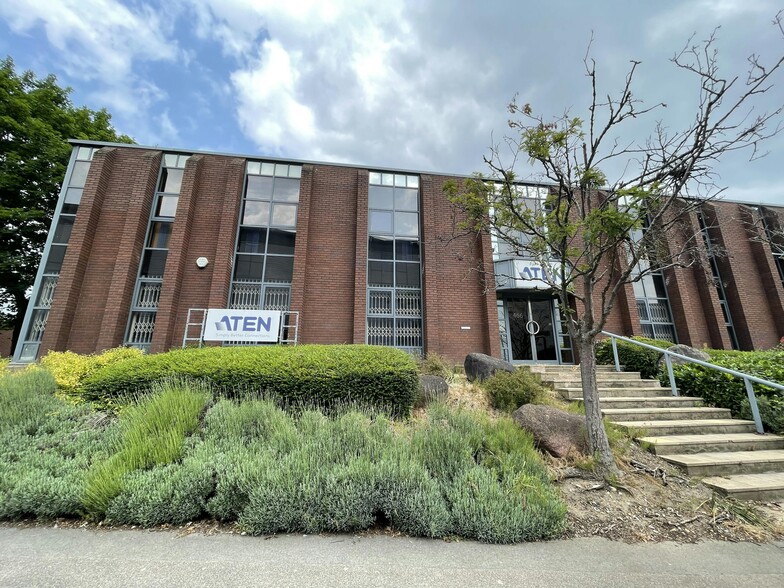 466-467 Malton Ave, Slough à louer - Photo de l’immeuble – Image 1 sur 6