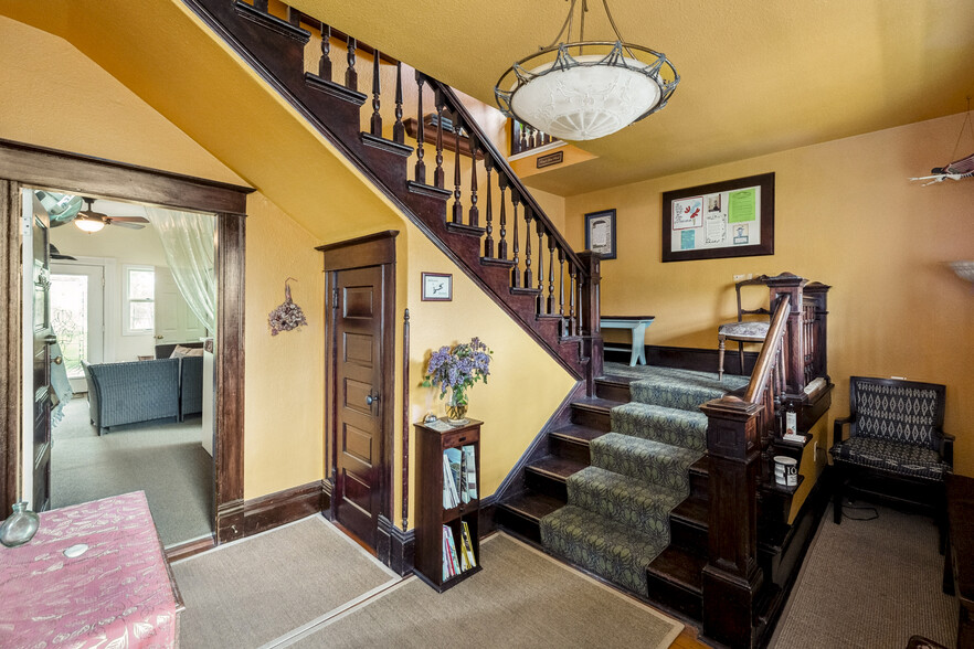 5525 E Burnside St, Portland, OR à vendre - Photo de l’immeuble – Image 3 sur 20