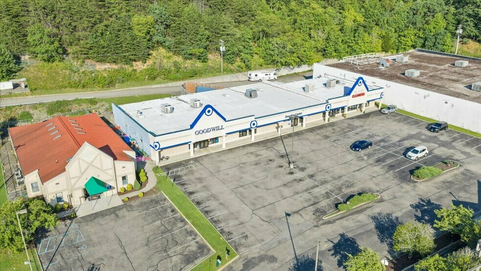 4335 Pheasant Ridge Rd, Roanoke, VA à vendre - Photo de l’immeuble – Image 2 sur 4