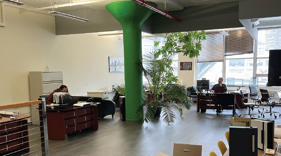 44-01 21st St, Long Island City, NY à louer - Photo de l’immeuble – Image 3 sur 3