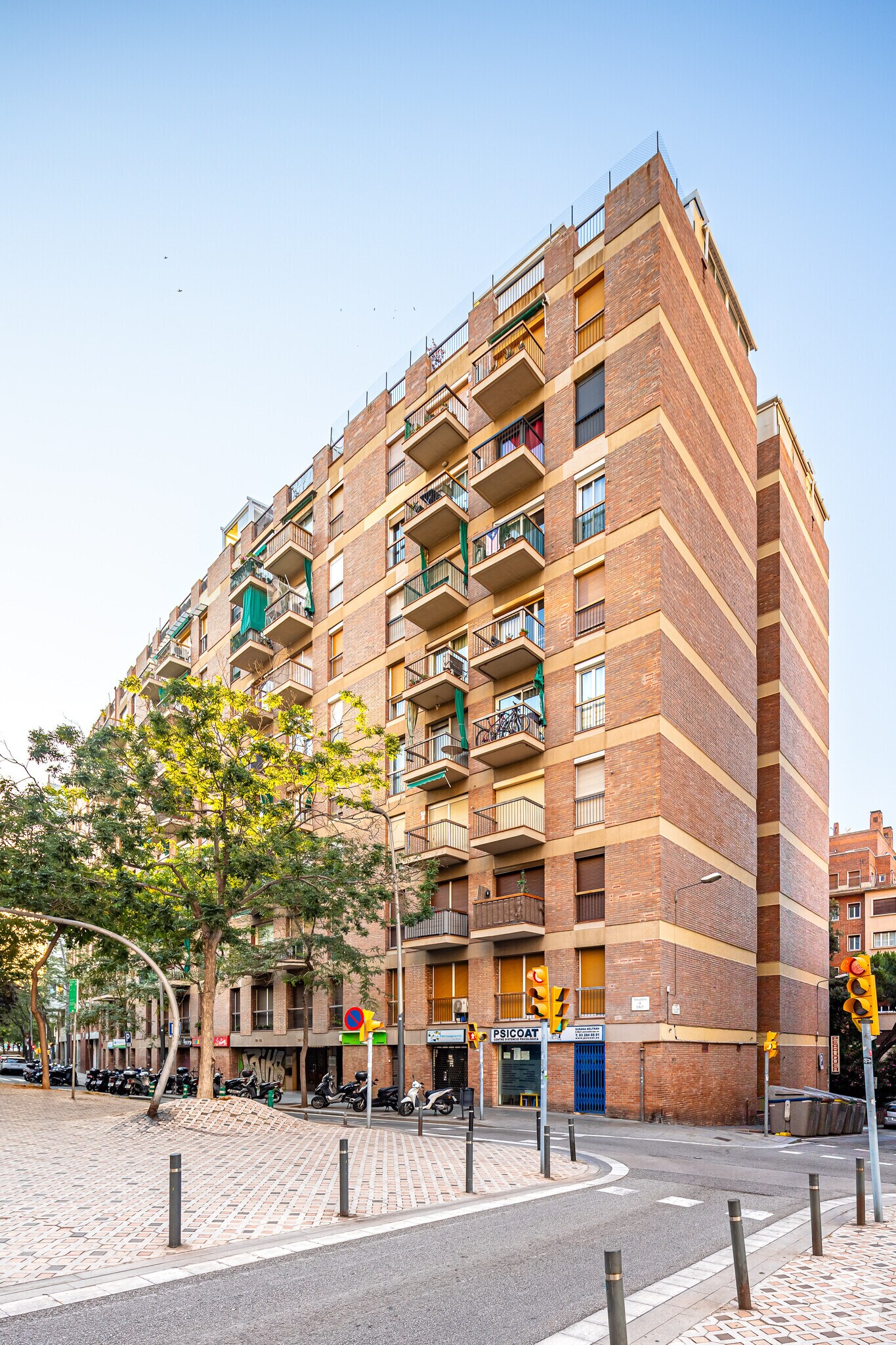 Local commercial dans Barcelone, Barcelona à louer Photo de l’immeuble– Image 1 sur 5