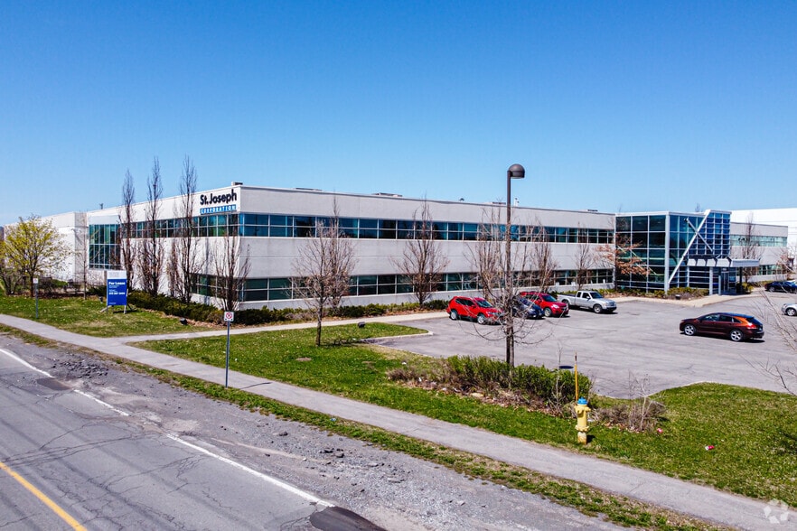 1165 Kenaston St, Ottawa, ON à louer - Photo de l’immeuble – Image 2 sur 3