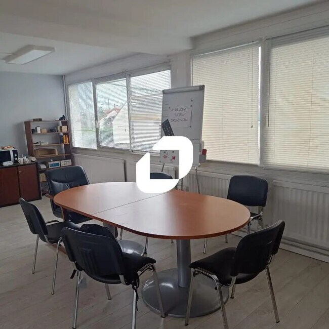 Plus de détails pour Bureau à louer