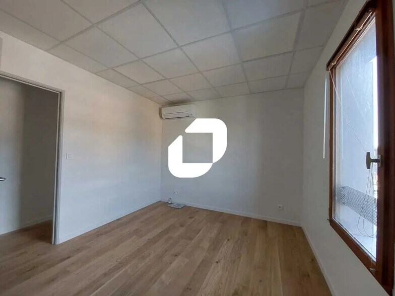Bureau dans Mudaison à louer - Photo de l’immeuble – Image 3 sur 9