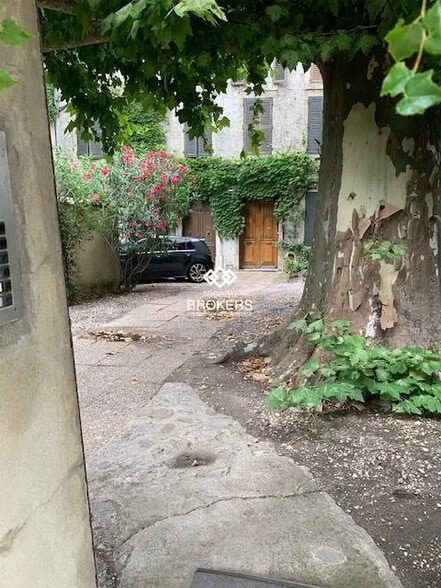 Bureau dans Orange à louer - Photo de l’immeuble – Image 3 sur 17