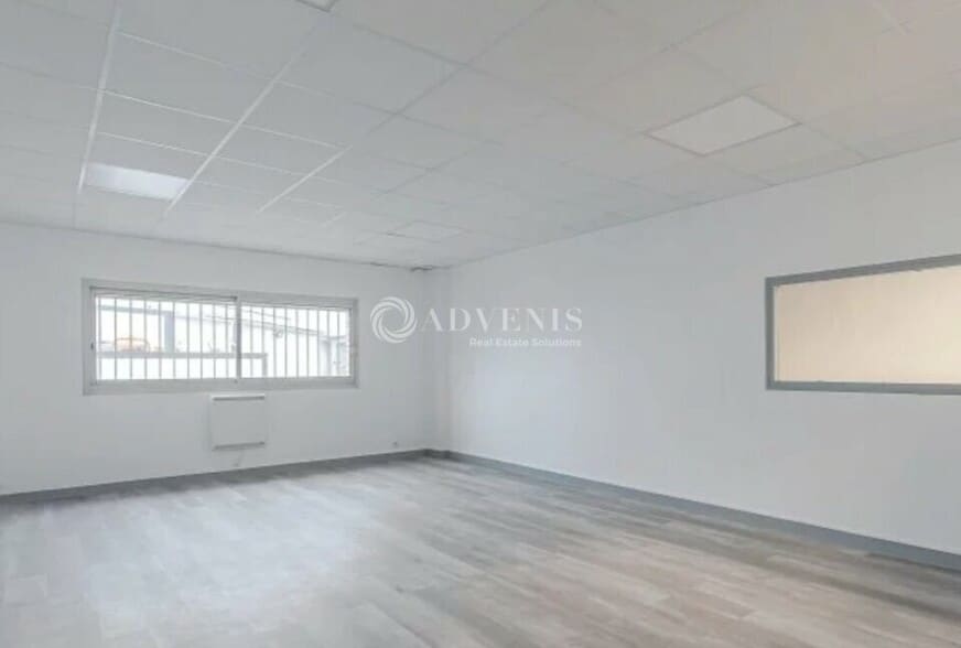 14-16 Rue Des Cerisiers, Lisses à louer - Photo intérieure – Image 3 sur 7