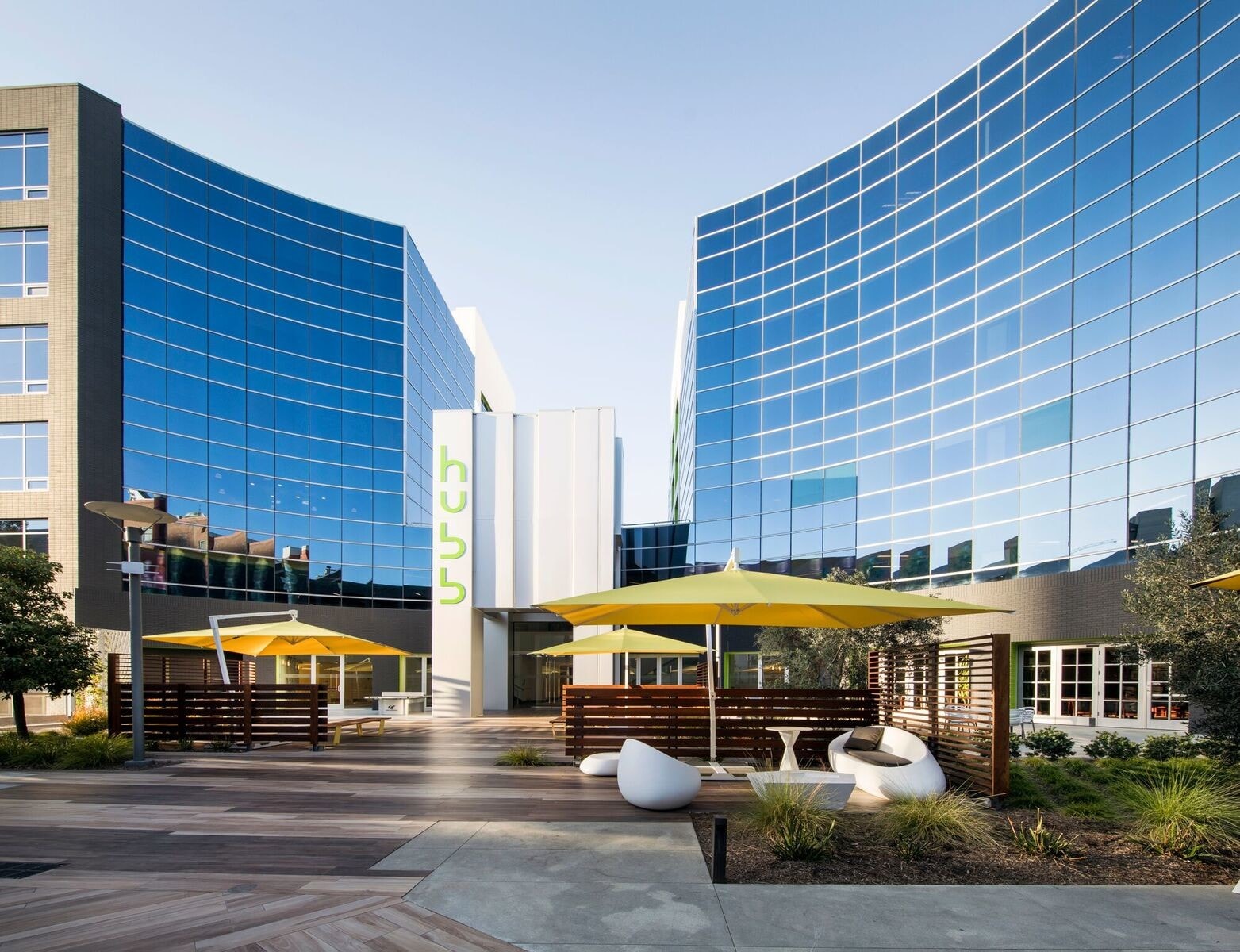 100 W Broadway, Long Beach, CA à louer Photo principale– Image 1 sur 24