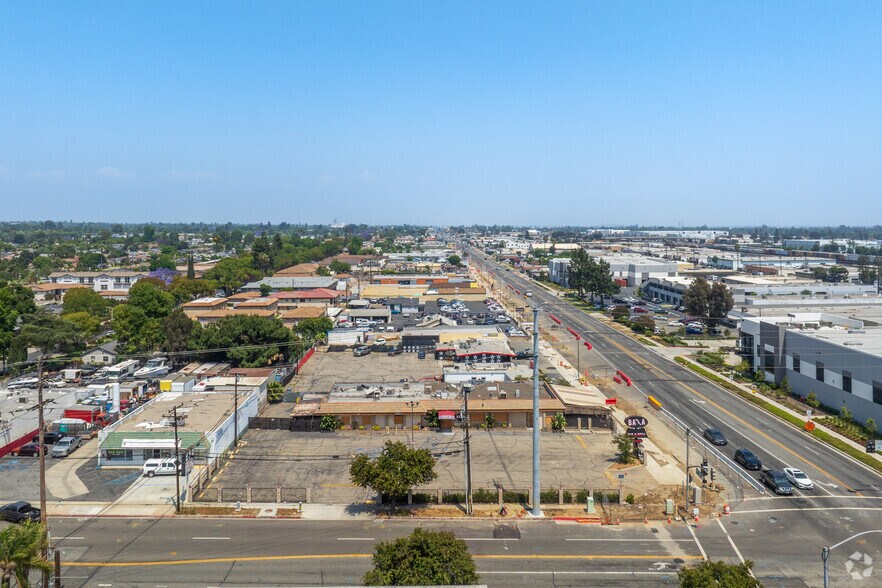1542 W Holt Blvd, Ontario, CA à vendre - Photo de l’immeuble – Image 2 sur 19